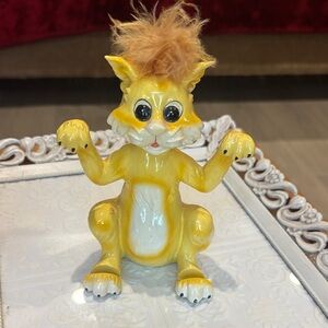 Yellow resin  Cat Figurine card holder